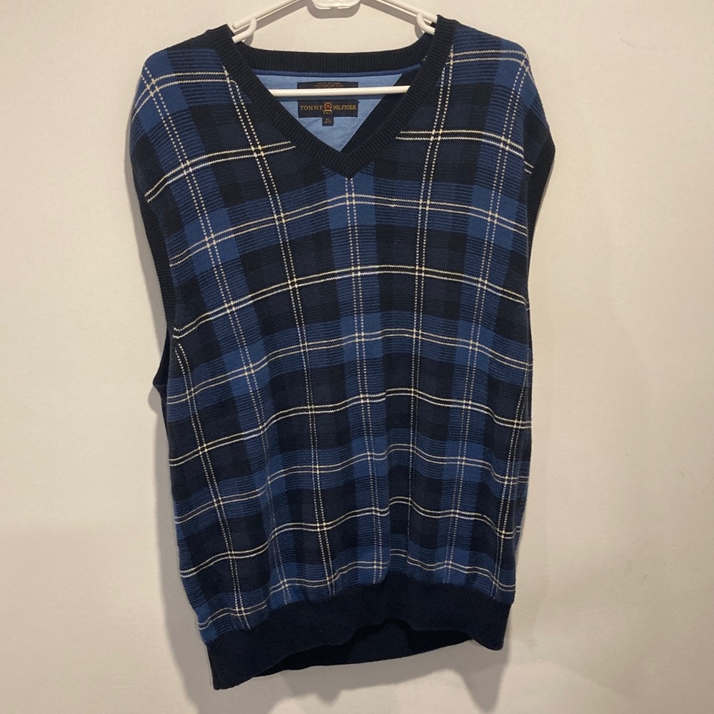 Tommy Hilfiger Men's Navy and Light Blue V-Neck Sweater Vest
